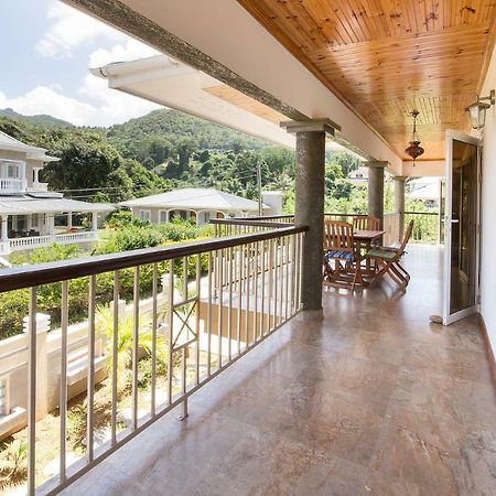 Flora'S Self Catering Apartments Виктория Экстерьер фото