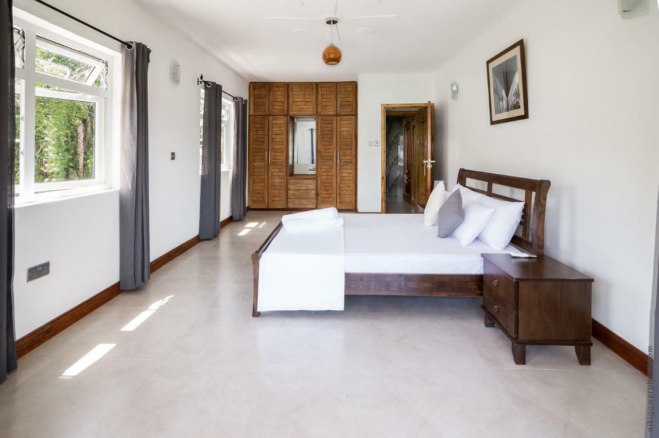 Flora'S Self Catering Apartments Виктория Экстерьер фото