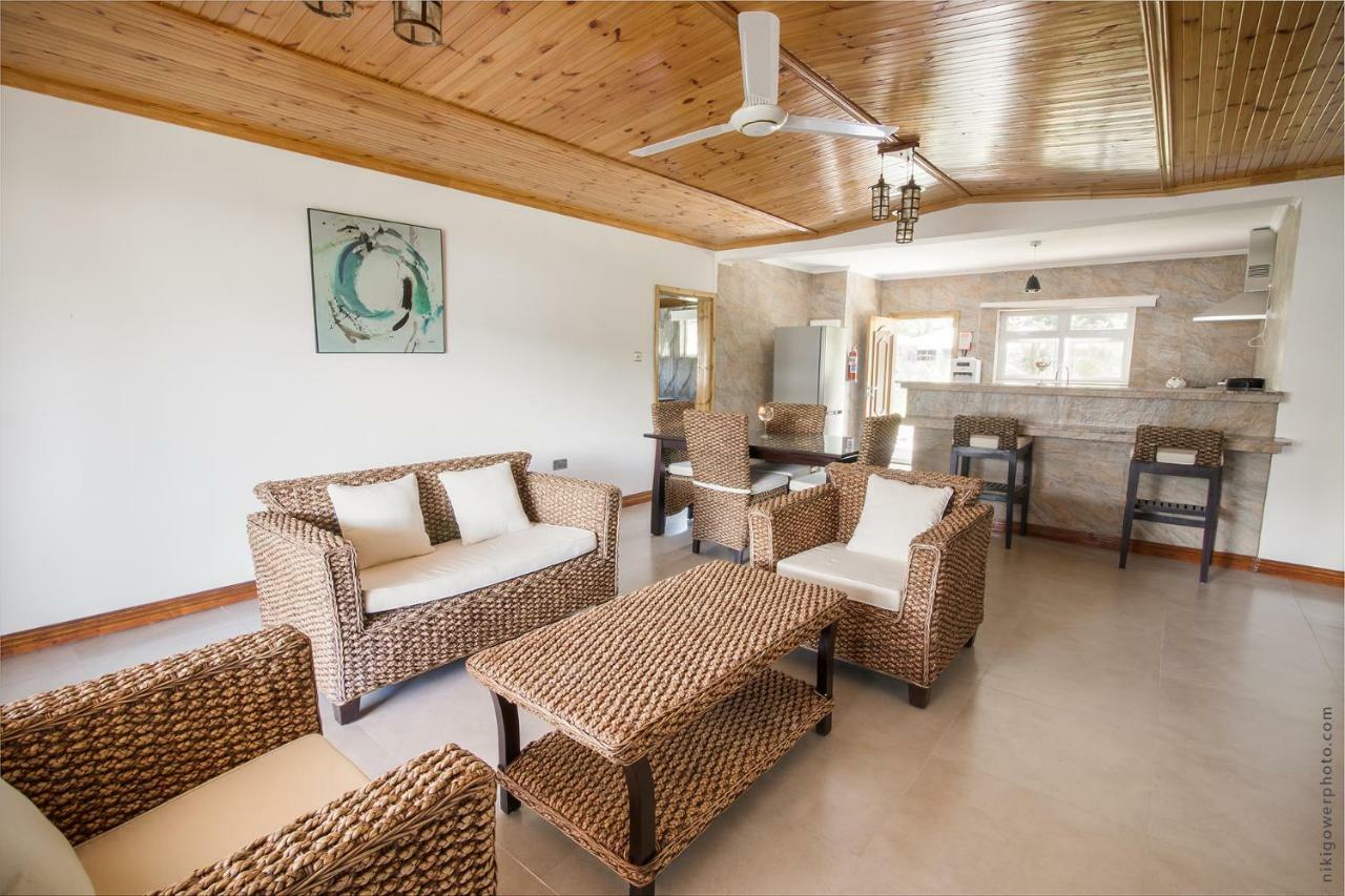 Flora'S Self Catering Apartments Виктория Экстерьер фото