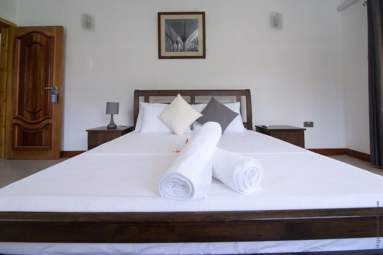 Flora'S Self Catering Apartments Виктория Экстерьер фото